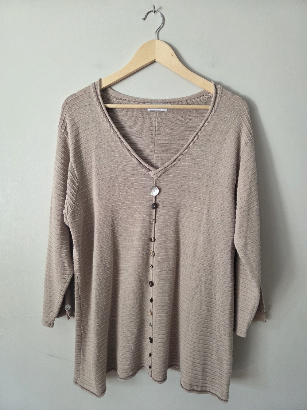 Lulu-B Taupe Ribbed V-Neck Button-Front Tunic